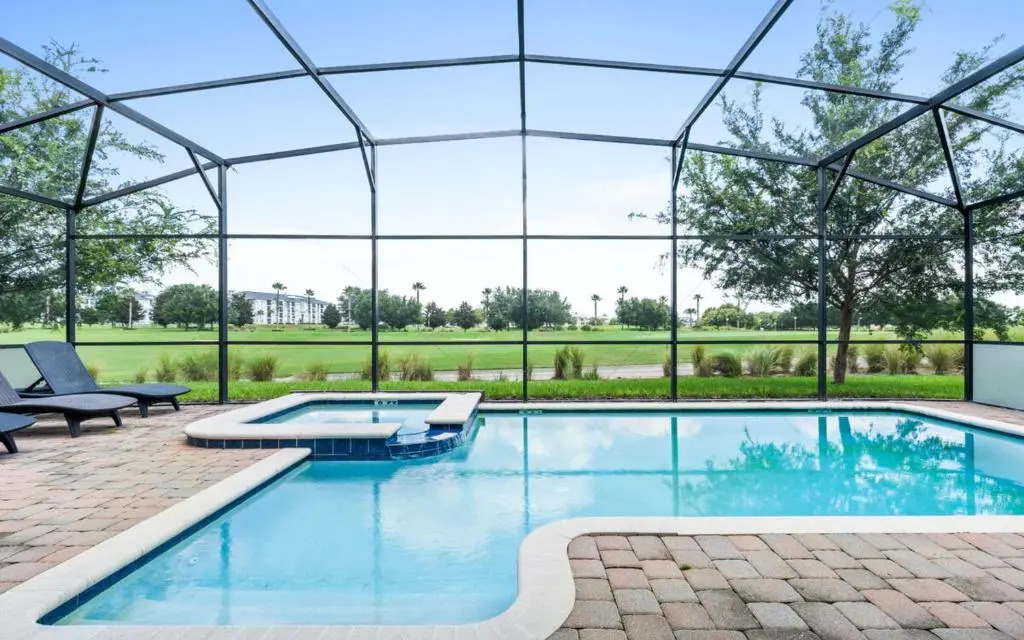 Large Jewel 8 BED House FREE Water Park