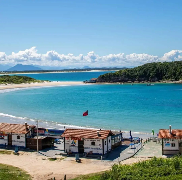 Paraíso em Cabo Frio - Duplex Beira Mar com Piscina, Em frente a Praia do Peró - Cabo Frio, com AR, SmartTv, Wi-fi, Roupa de Cama e banho, Portaria 24 horas, Estacionamento, Completo