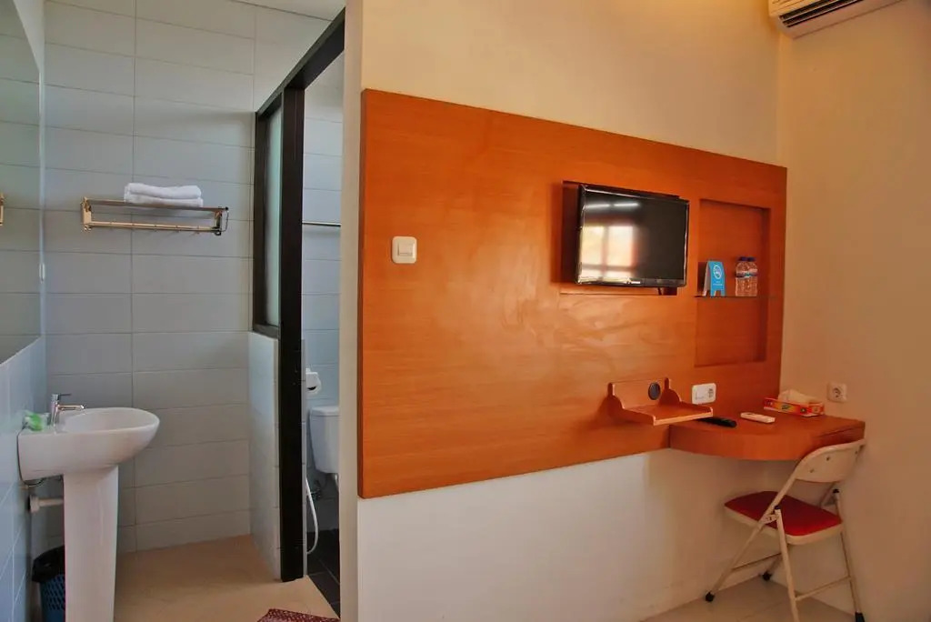RedDoorz Kupang Baru