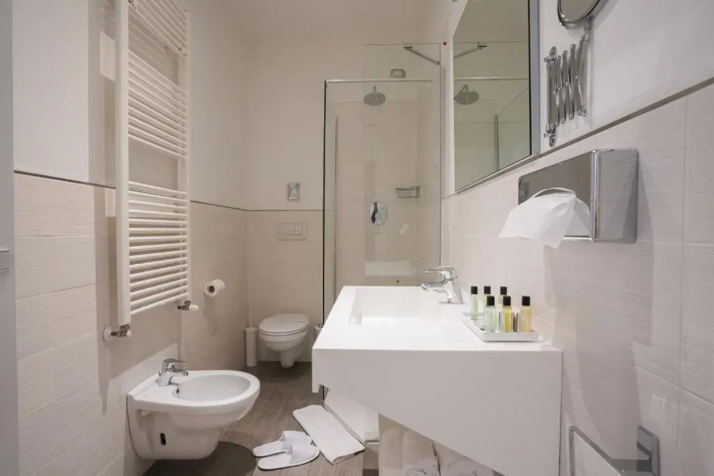 Monza City Rooms & Studios