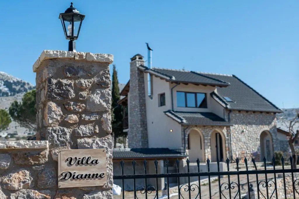 Villa Dianne Apt 2 Livadi Arachovas