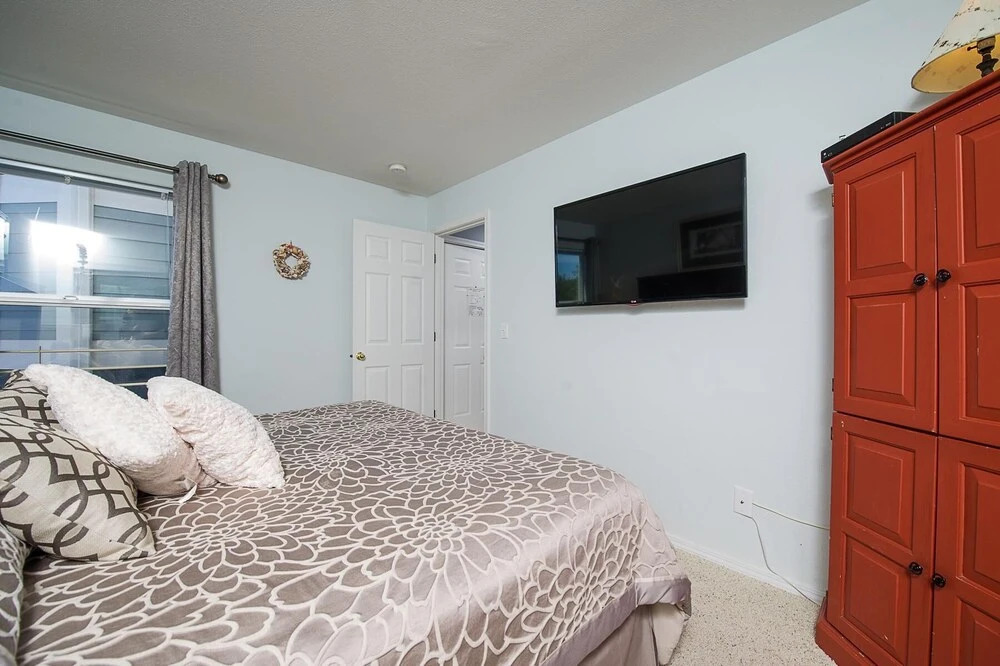 Waters Edge 214