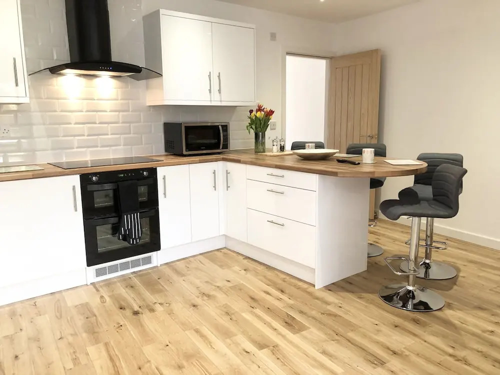 The Courtyard, 4 - Bed, Sleeps 6, Pets Welcome