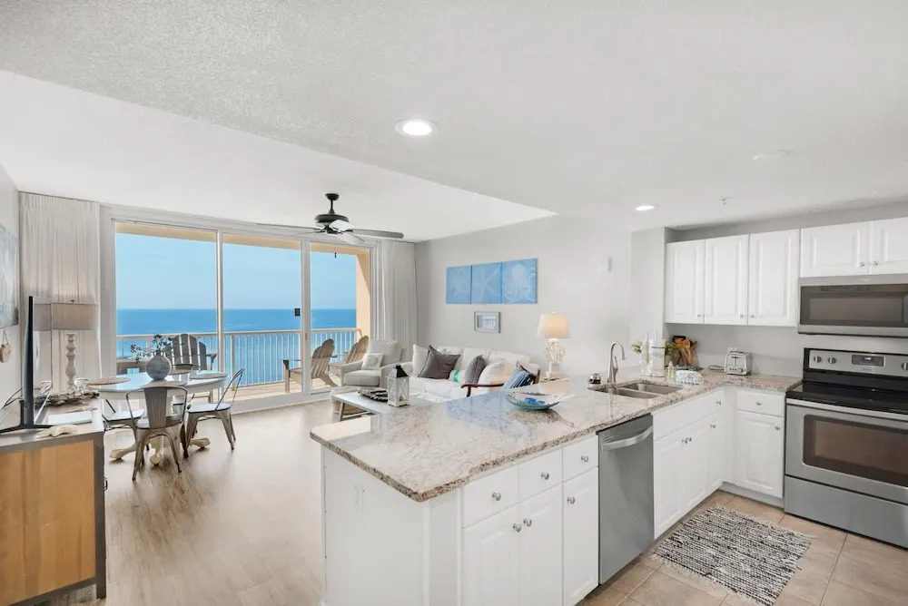 Majestic Beach Towers 1-1006