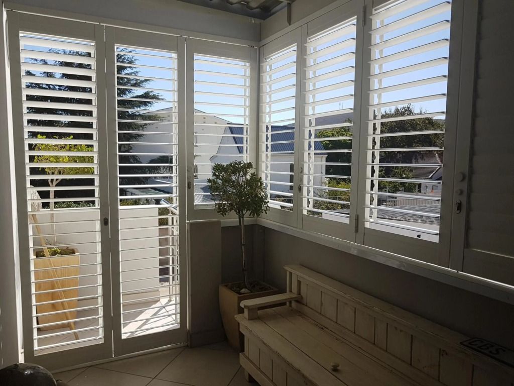 Modern, centrally located Dorp street Apartment