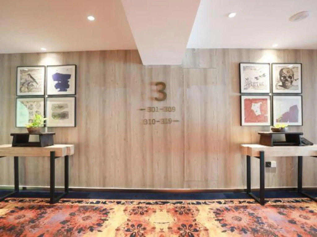 Ziyoudao Hotel (Haikou Haixiu Road Riyue Duty Free Shop)