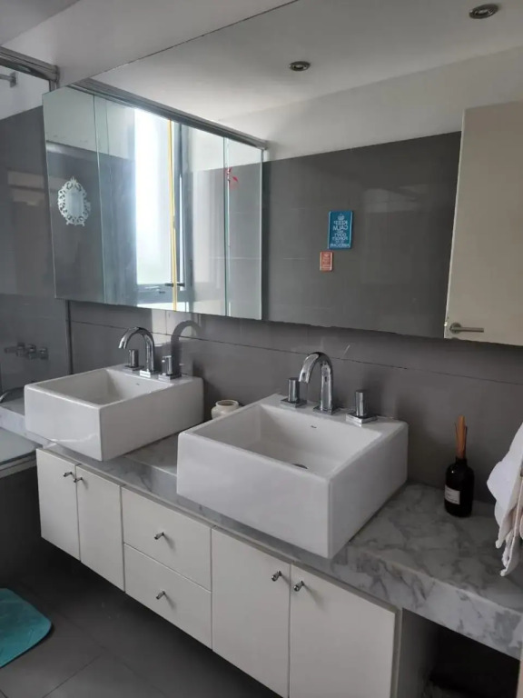 Apartamento Av kennedy y Cerviño a metros embajada EEUU