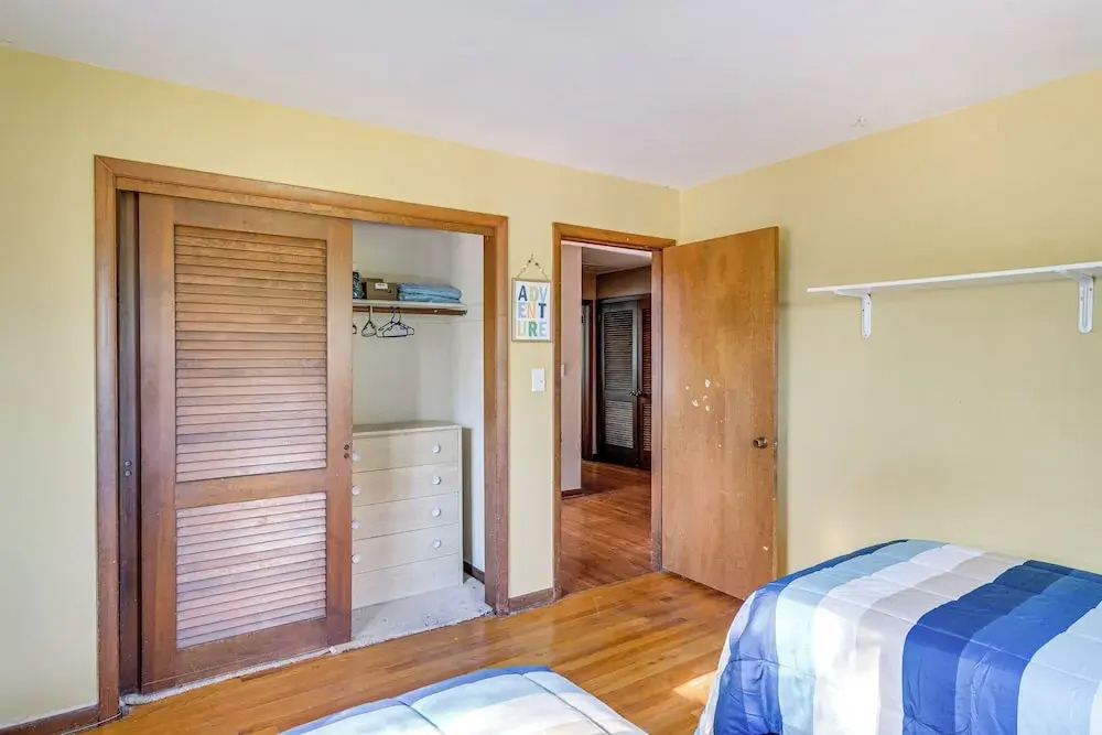 4 Mi to Downtown Rockford - Spacious Home!