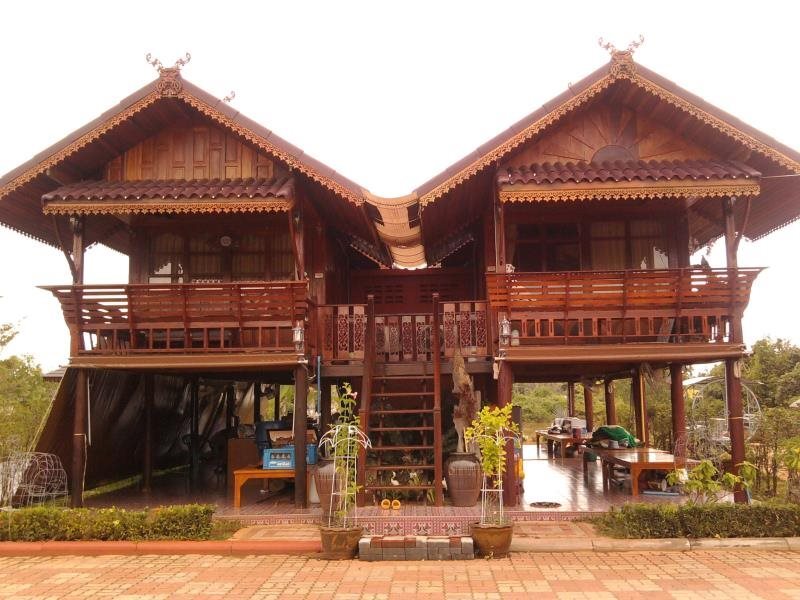 Ruenthai Rimnam Resort