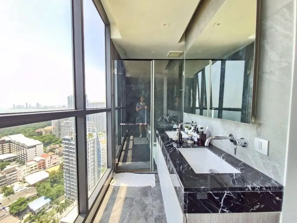 31st Floor 2 Bed Room Sea View Gem - Rare Unit