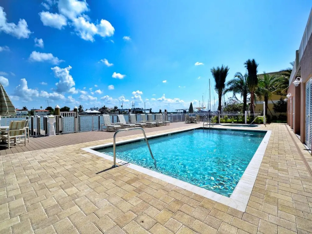 Sandpiper's Cove 303 Waterfront 3 Bedroom 2 Bathroom - Sandpiper's Cove 23146