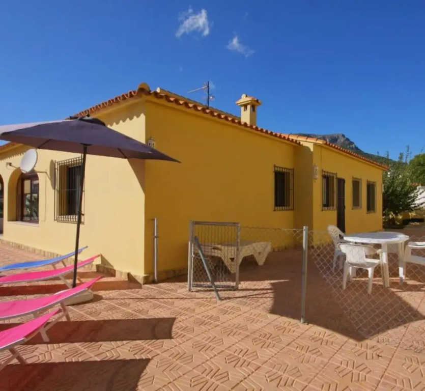Villa - 3 Bedrooms with WiFi - 106444