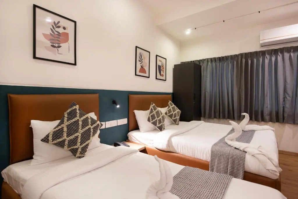 Convastay Prestige- Near Apollo Hospital & US Consulate