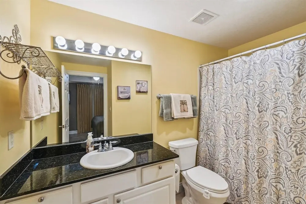 Calypso 1207 West 1 Bedroom Home by RedAwning