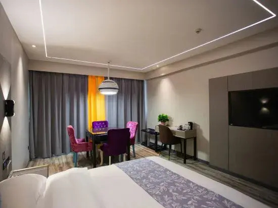 Tongren Jinyue Hotel (Fanjingshan Avenue Jiuyicheng Fangyuanhui Branch)