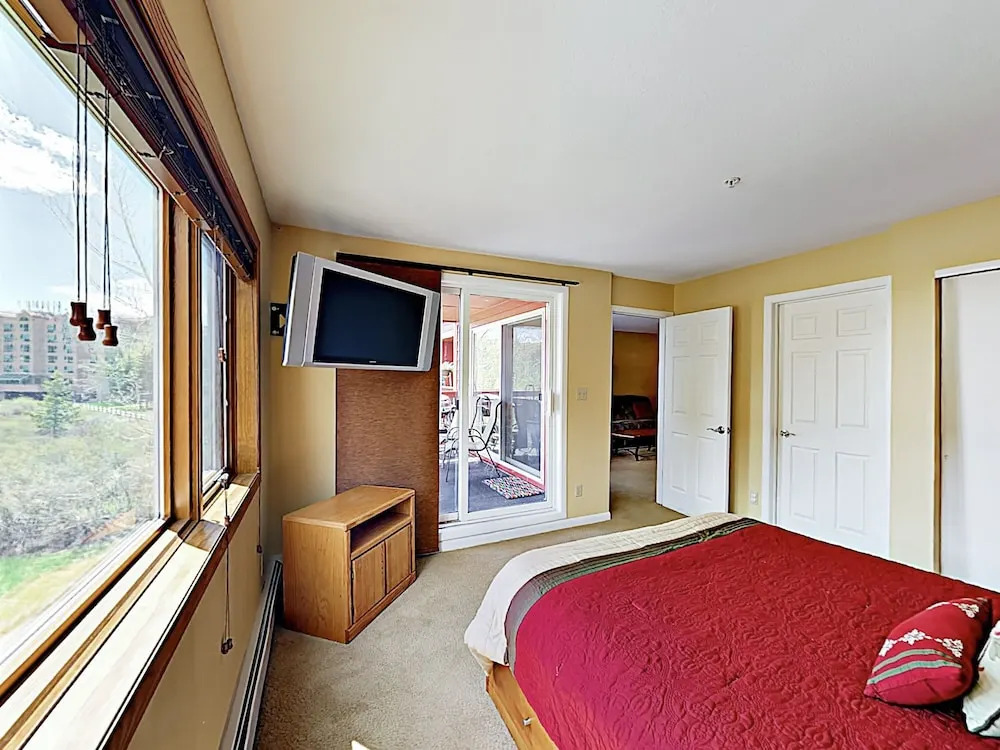 60 Dillon - 2 Br Condo