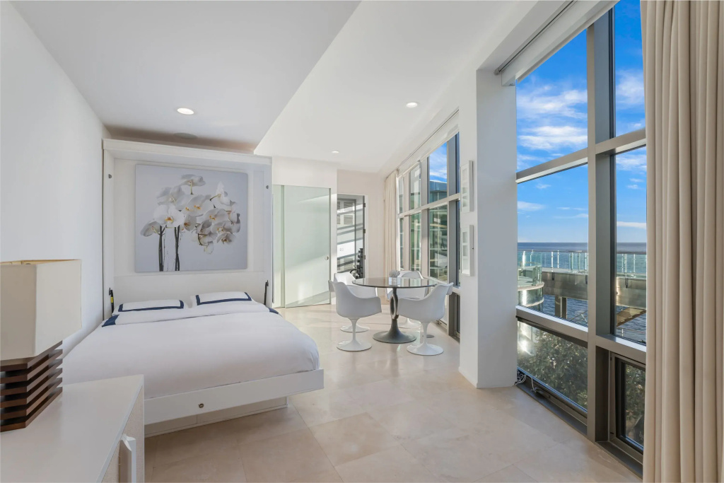 Malibu Glass Estate in Malibu, Malibu
