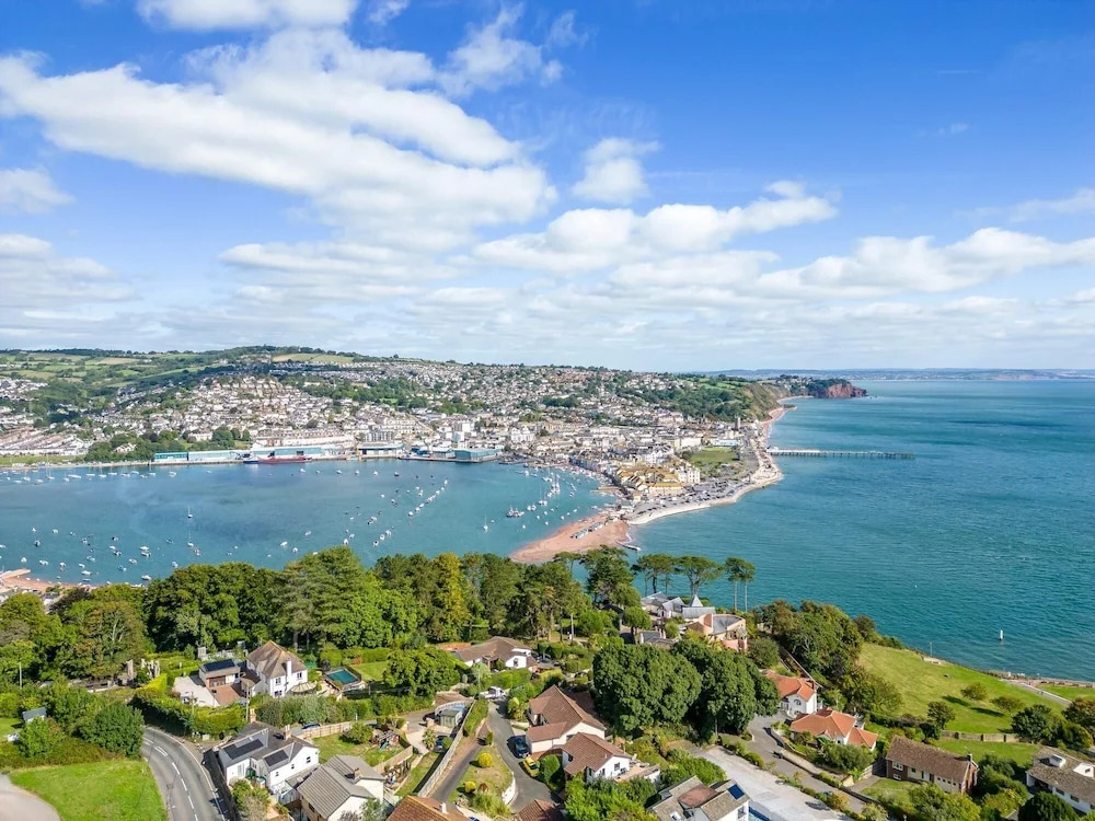 Greenacre - Close to Beaches With Hydropool spa