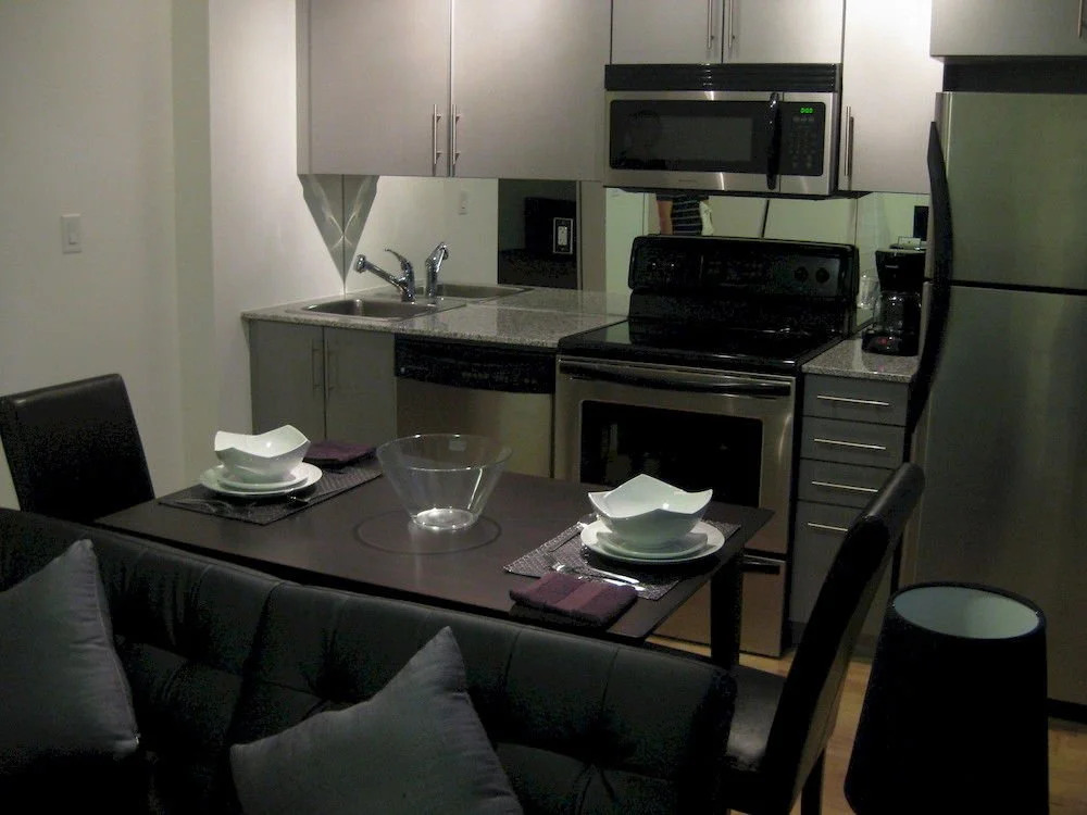 Toronto Suite Rentals - Maple Leaf Sq