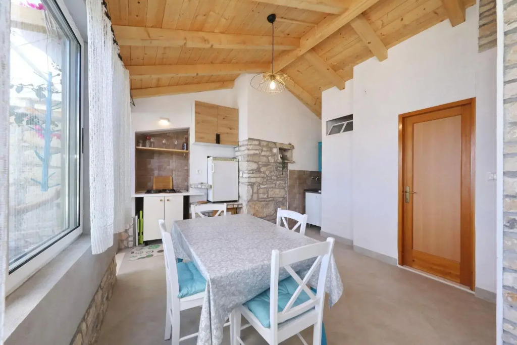 Doria - Perfect Location & Peaceful - H