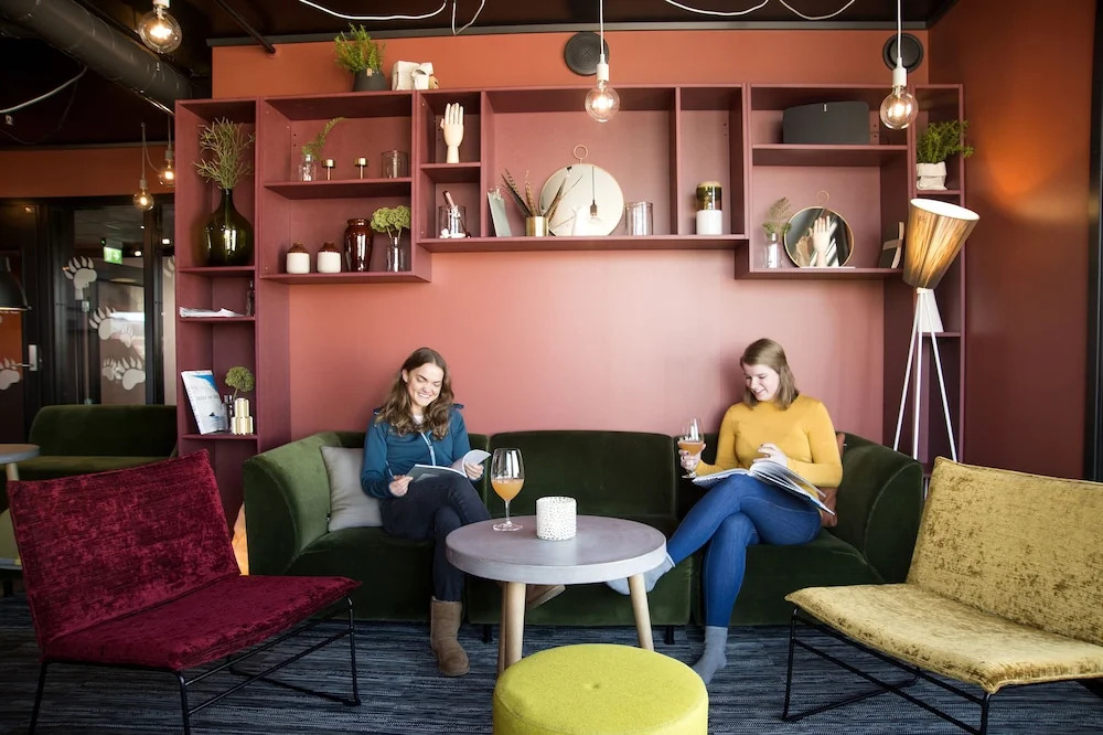 Svalbard Hotell | The Vault