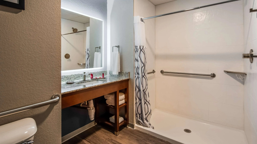 Best Western Premier Des Moines-Ankeny Hotel