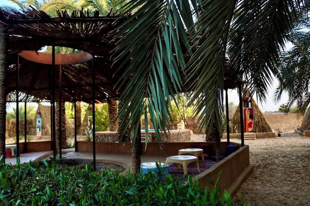 Seliyaa Siwa Inn Hotel