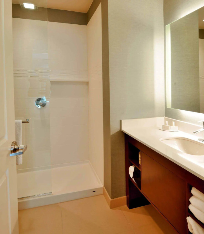 Courtyard by Marriott Omaha Aksarben Village