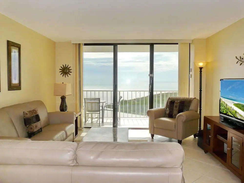 Stylish Beachfront Condo With Pool and Ocean Views