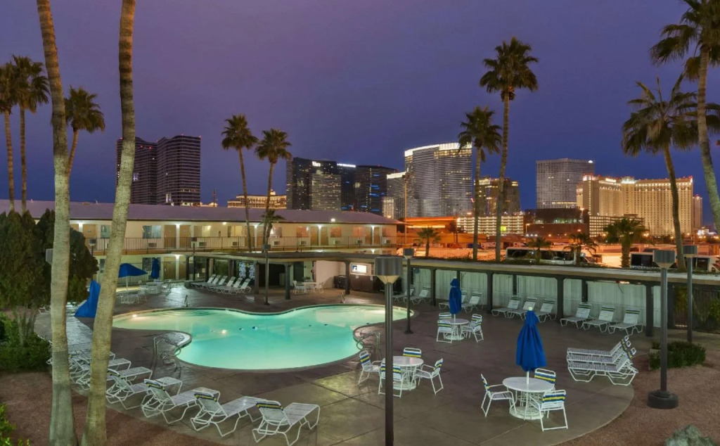 Days Inn Las Vegas at Wild Wild West Gambling Hall