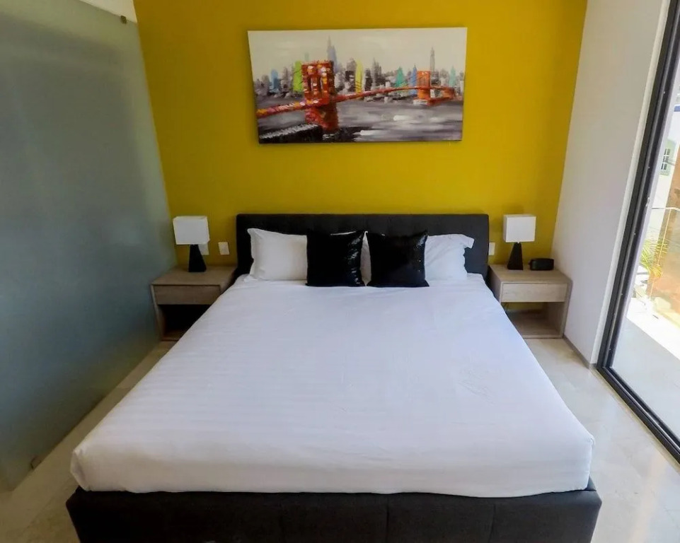 Lovely 1 Br Apartment, 3 Blocks To Mamita's, Roof Pool Views, Bbq
