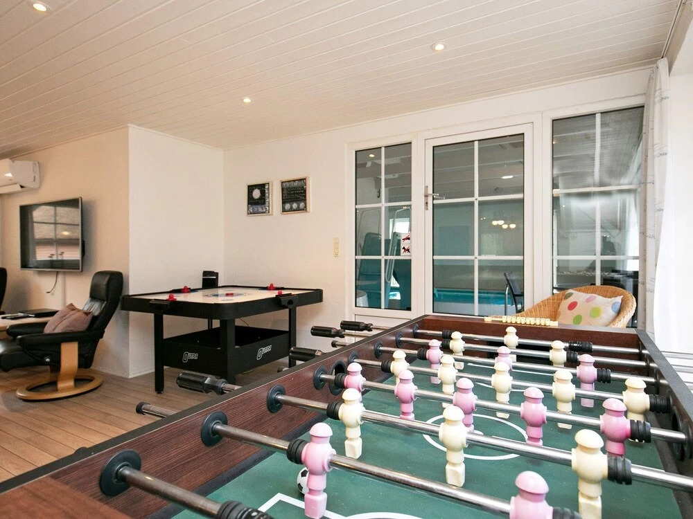 Spacious Cottage in Ulfborg With Indoor Pool