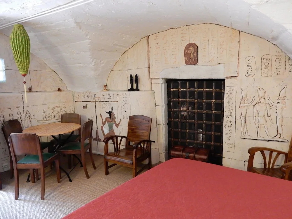 Nice Apartment in a Unique Location Near the Village of La Garde-adhémar
