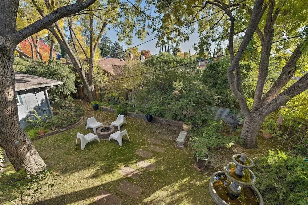 Luxurious Downtown Lodi Apartment in Wine Country!