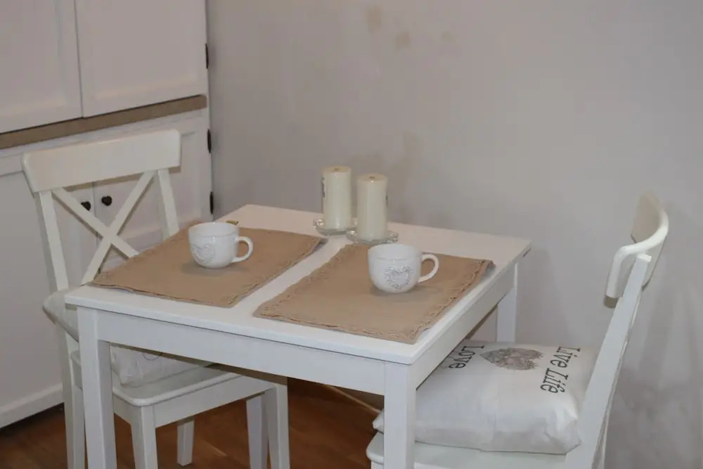 Red House to Enjoy a Romantic Holiday in Freedom and Style