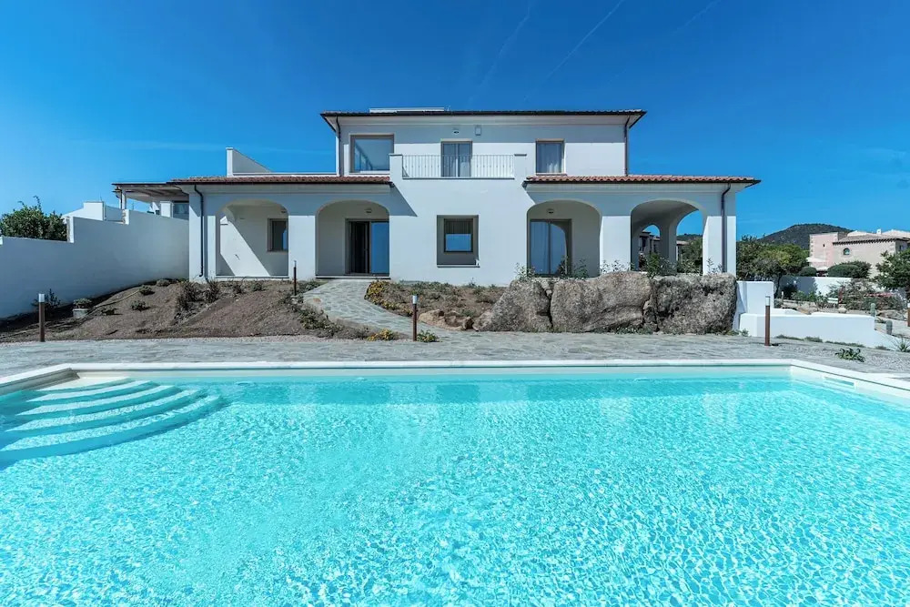 Villa Infinity with Pool by Wonderful Italy