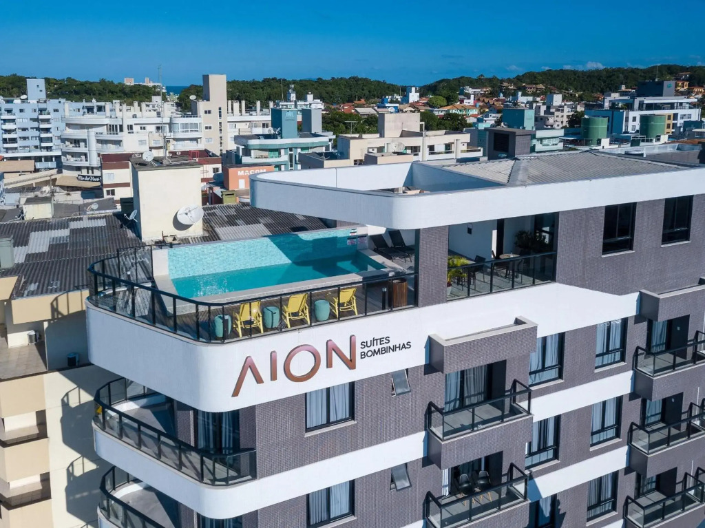 AION suítes 202 - Compacto e luxuoso Loft - Rooftop com piscina e academia - À poucos passos da praia