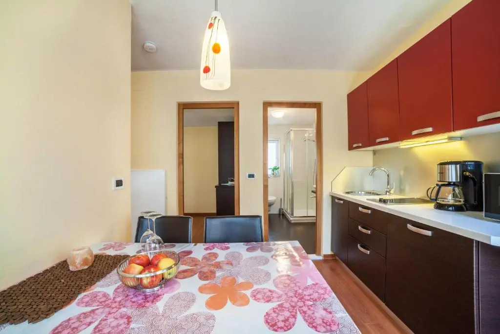 Camping Adler Bungalow 14