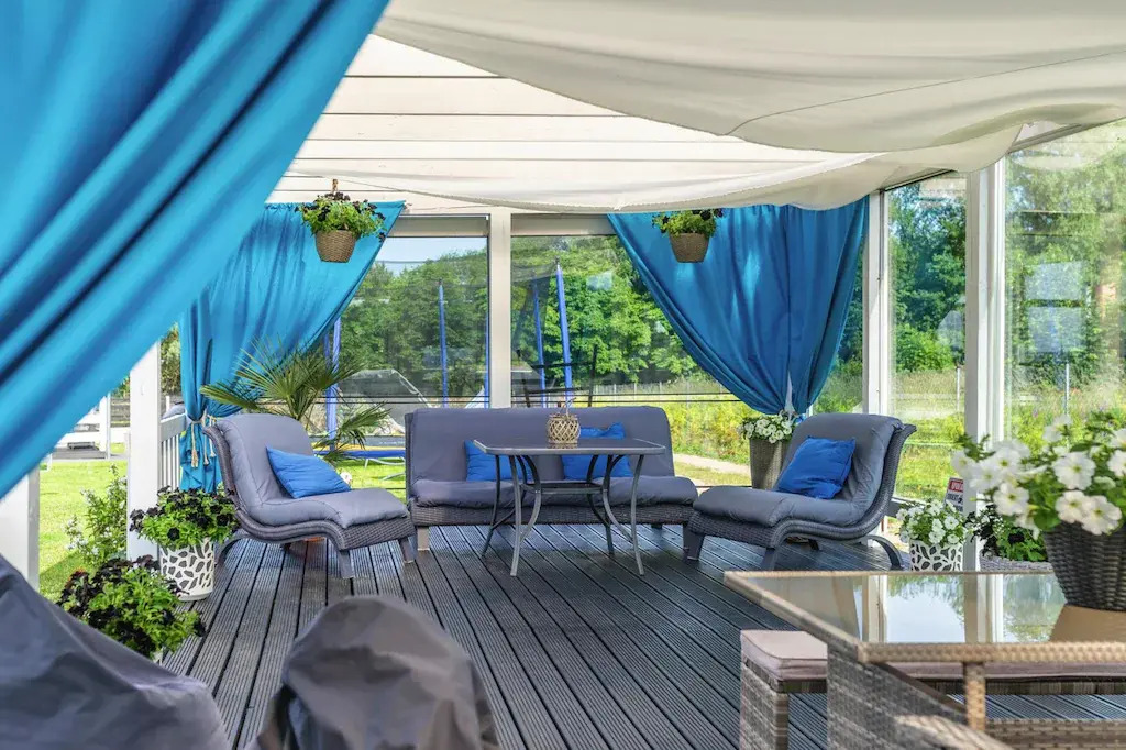 Air-conditioned holiday homes, summer pool, Rewal