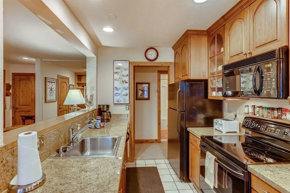2-385 Gore Creek dr Vorlaufer 201