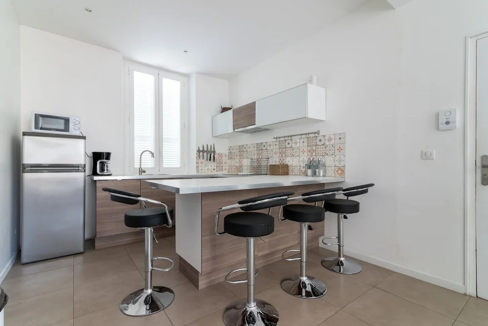 Superb 2BR Central Apt With Private Patio