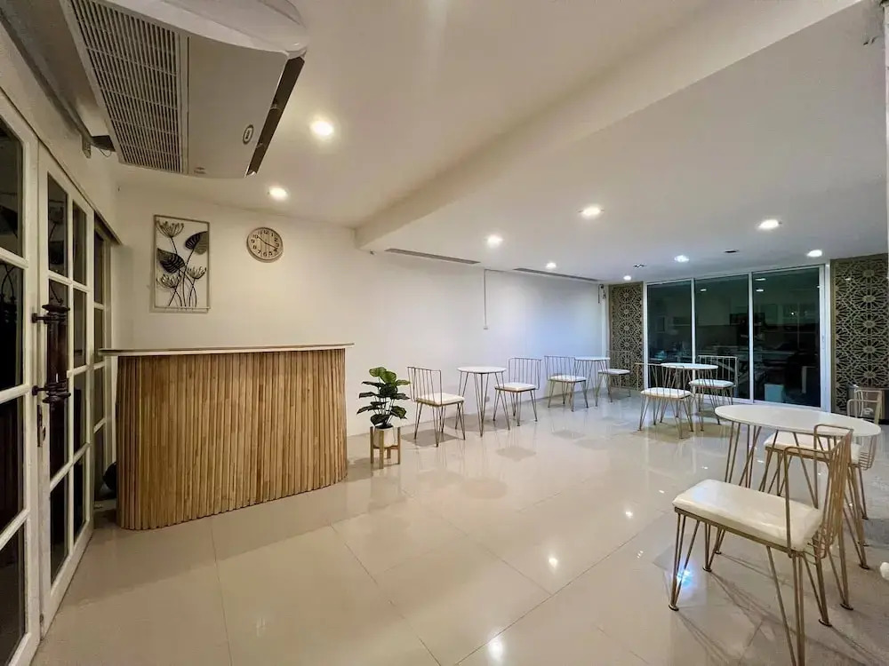 Comfy Crib Hostel 2