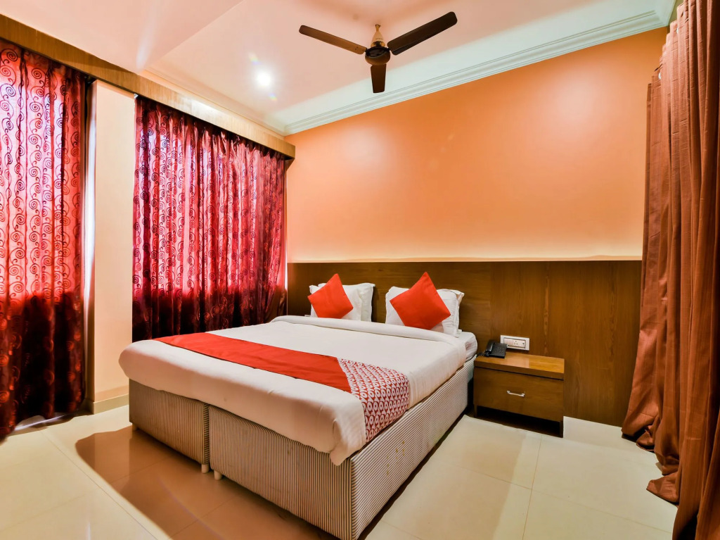 OYO 15944 Hotel Three Seas