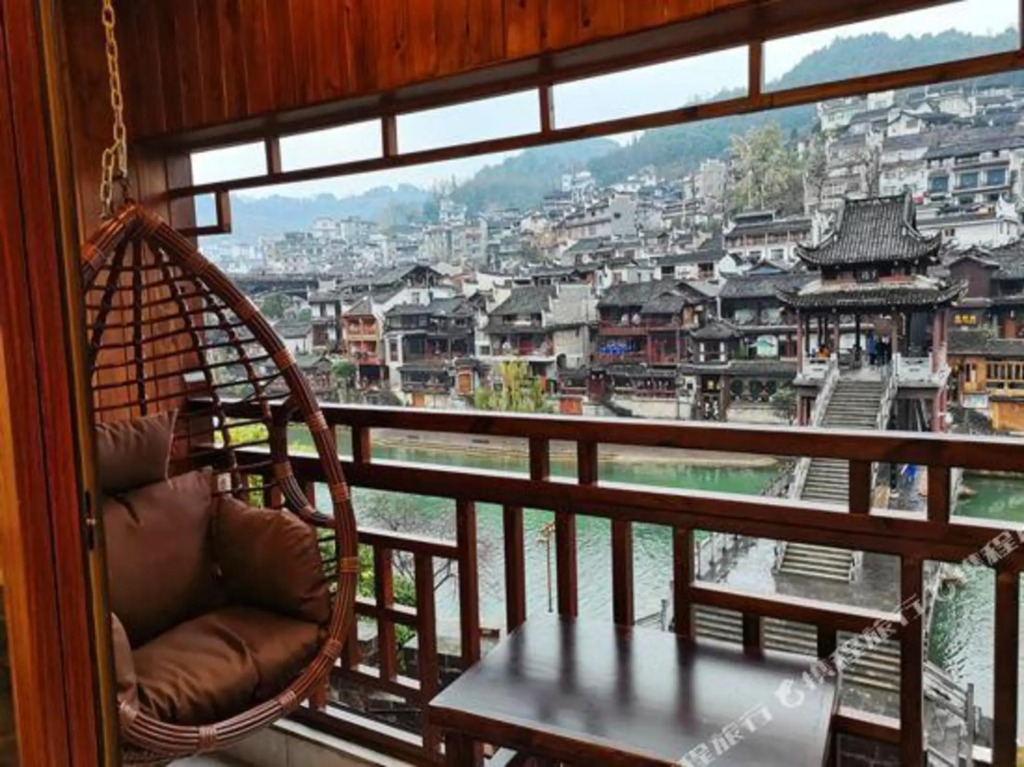 Xifeng Shouma Hostel Huilongge(凤凰西风瘦马客栈)