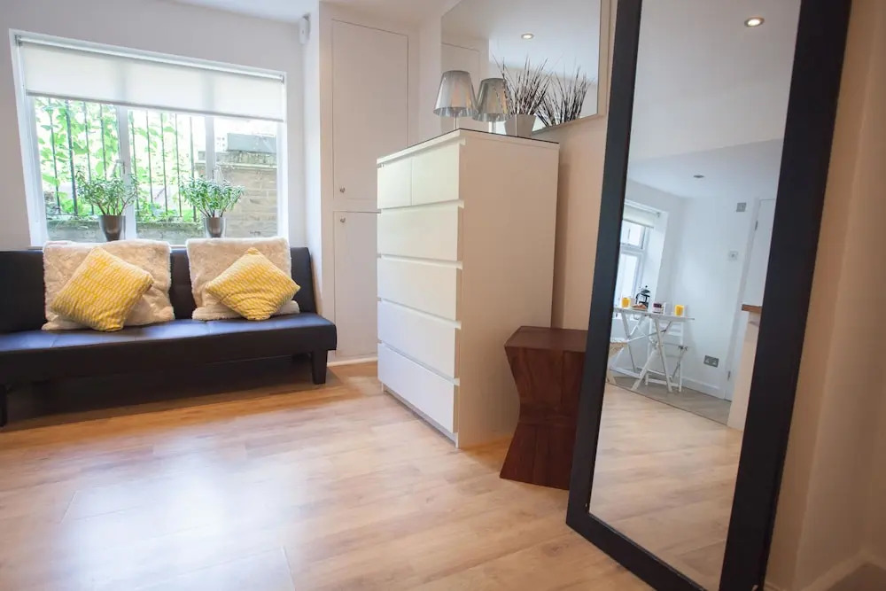 Wonderful studio in Barnsbury Village