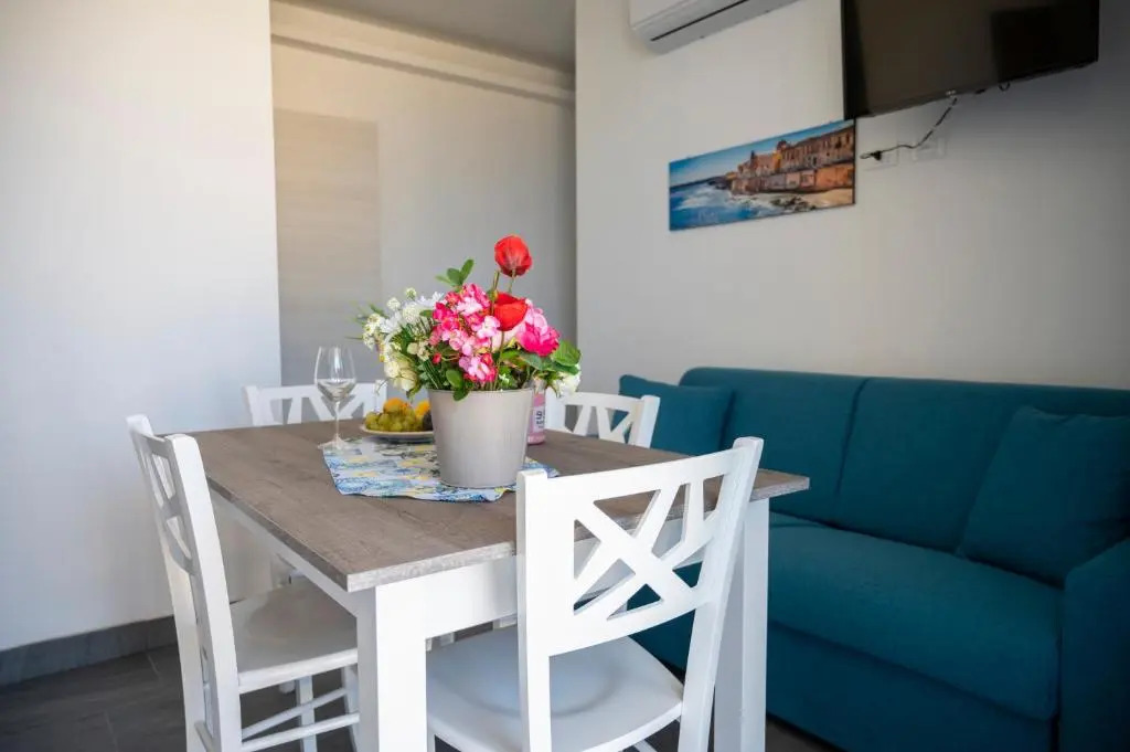 White Apartments & Spa