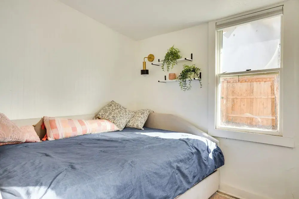 Near UNM & ABQ Biopark: East Dtwn Studio