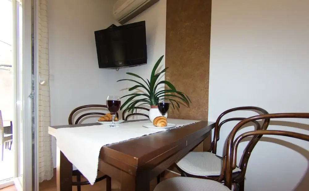 Luxury Three-bedroom Apartment With Amazing Overlook at the sea