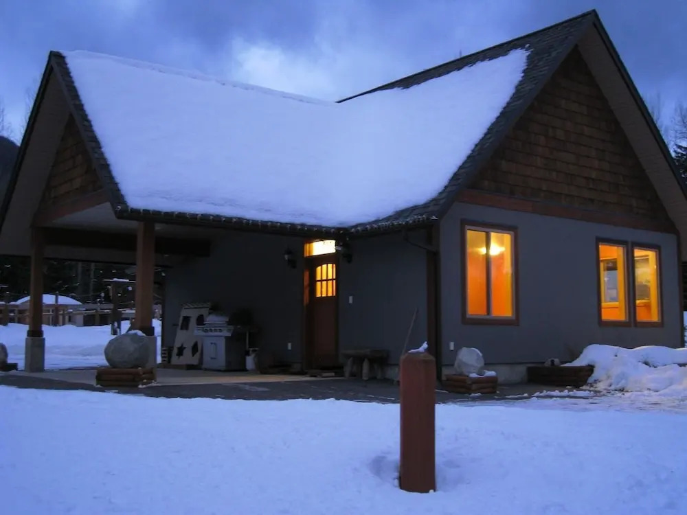 Mountain Town Properties Aladar's Guest Cabin