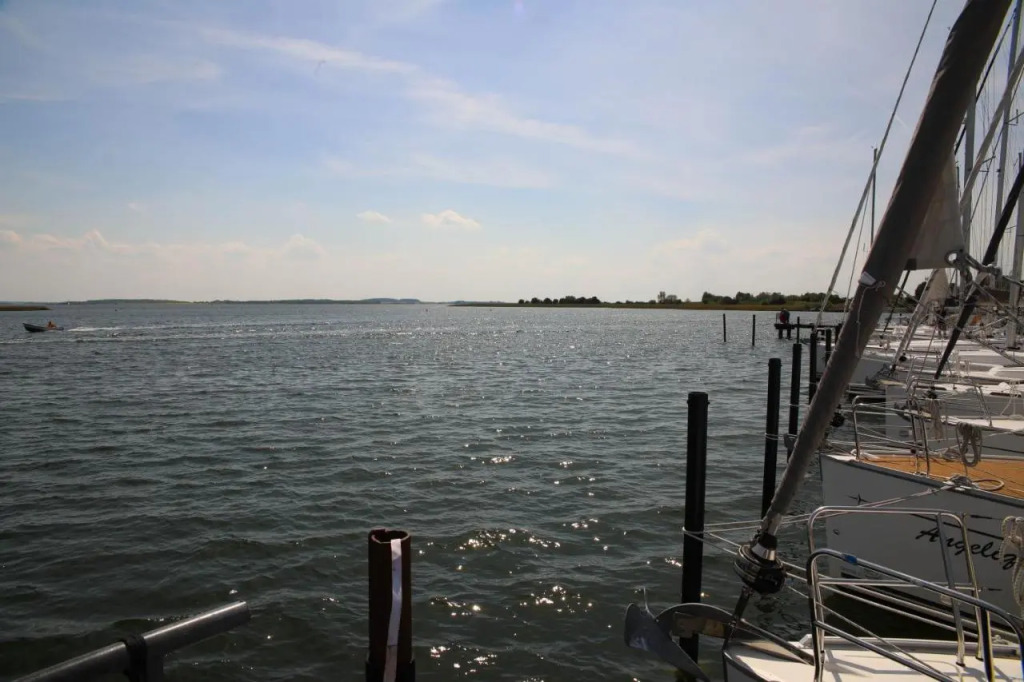 Frisch renoviertes FH Südblick am Meer in Breege, Meerblick von allen drei Etagen, Terrasse, Balkon, Sauna und Parkplatz